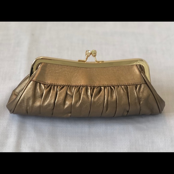 New Fiori Champagne Gold Clutch w/ Removable Strap - Picture 5 of 6